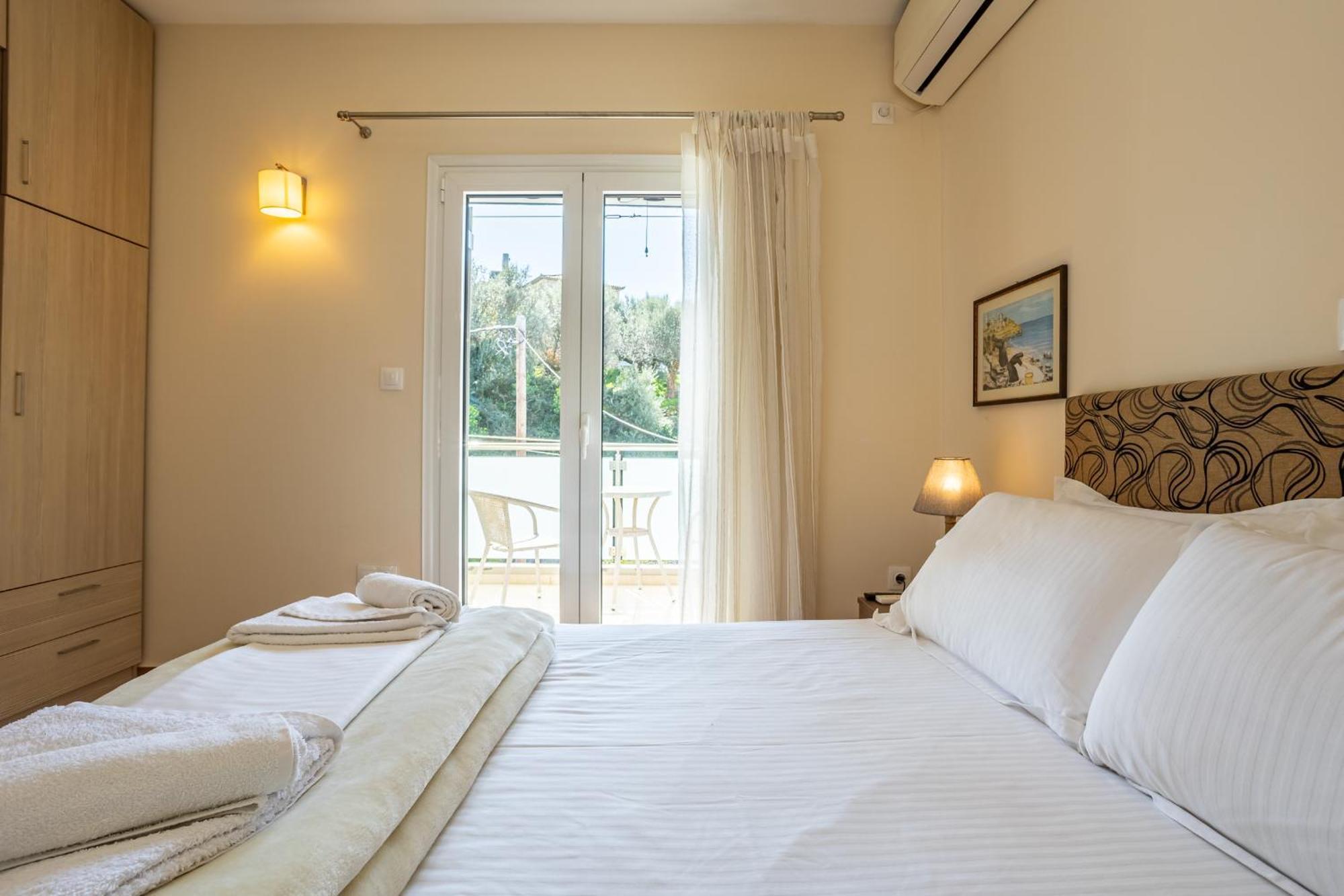 Avia Blue Maisonettes - Messinia Gulf Retreat Экстерьер фото
